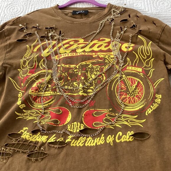 AKIRA Freedom Oversized Tee Size L Motorcycle Distressed Brown T-Shirt W/Chains - Picture 10 of 13